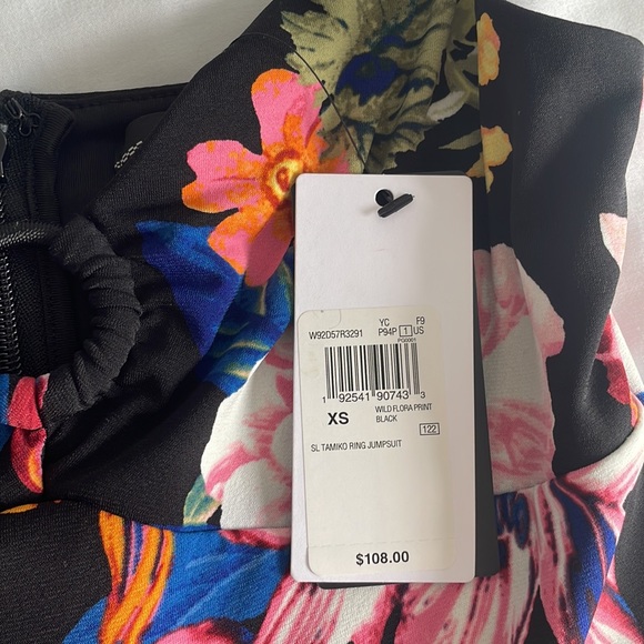 New with Tag. Guess Jumpsuit Size XS - Picture 9 of 9